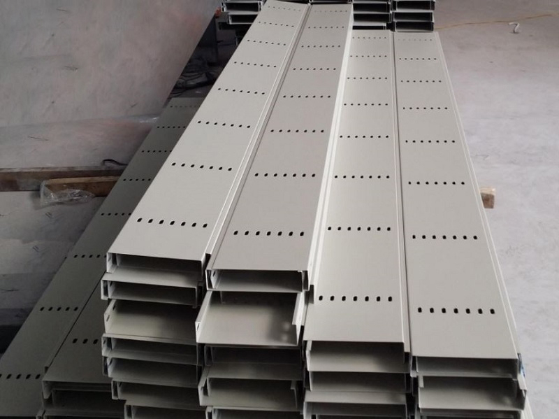 Loại thang cáp sơn tĩnh điện tại BKVN