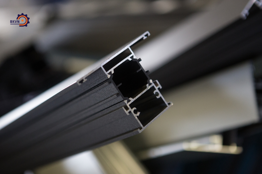 Máng nhôm là gì?