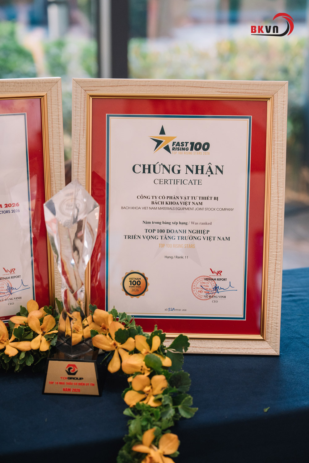 Chứng nhận Bách Khoa Việt Nam thứ hạng 11 trong top 100 Doanh nghiệp triển vọng tăng trưởng Việt Nam 2026