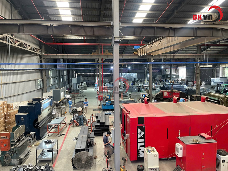 Dây chuyền sản xuất hiện đại đáp ứng sản lượng lớn của Bách Khoa Việt Nam