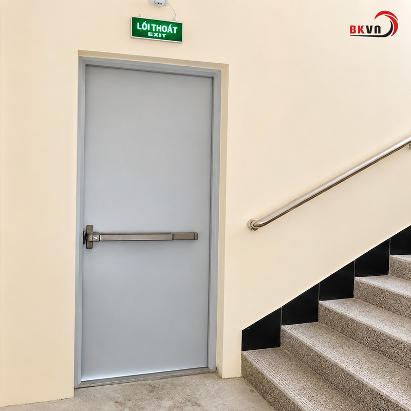 Cùng BKVN tìm hiểu chi tiết về cửa thoát hiểm