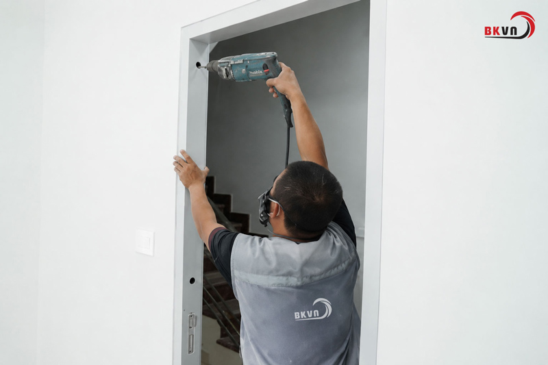 Quy trình lắp đặt cửa chống cháy chuẩn kỹ thuật